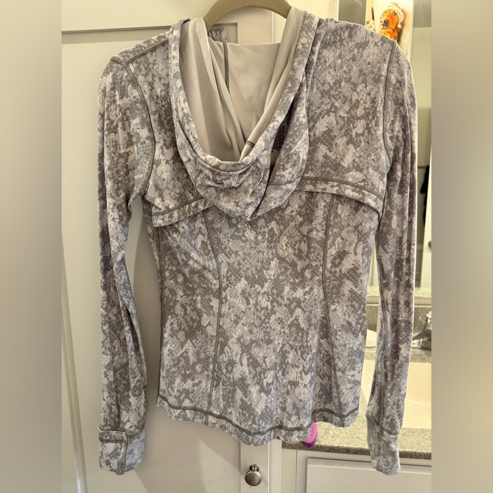 Lululemon Define Gray Patterned Jacket - image 2